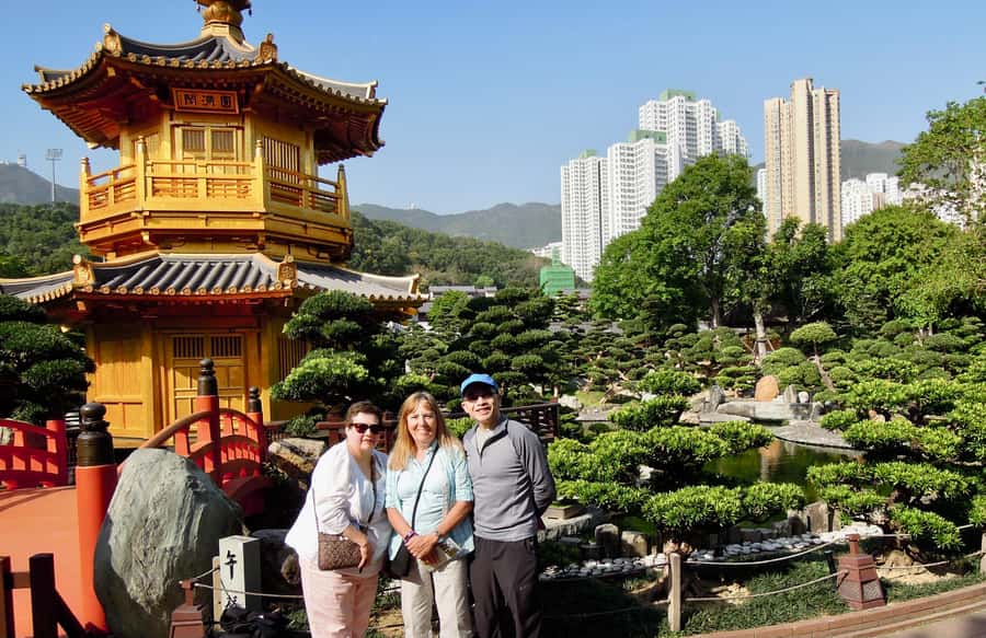 Hong Kong: Private Walking City Tour with a Local Guide - A private introduction to Hong Kong, not a fixed bus route