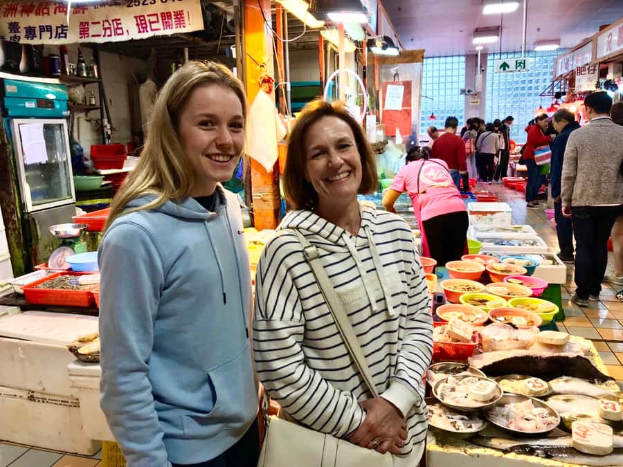 Hong Kong: Private Walking City Tour with a Local Guide - An eight-hour day can connect several sides of the city