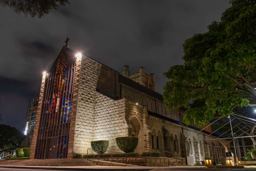 Honolulu Haunts: Ghosts and Spirits Walking Tour - Atlas Insurance and reported unexplained activity
