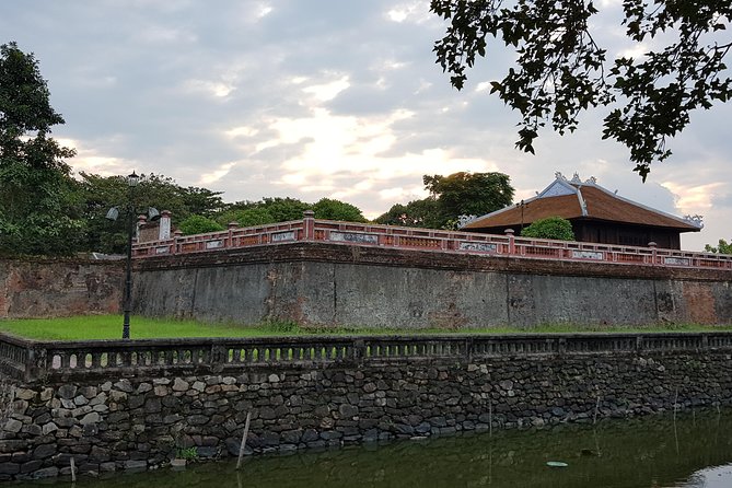 Hue Imperial City Walking Tour: Citadel & Forbidden City - Thai Hoa Palace and the Ceremonial Center