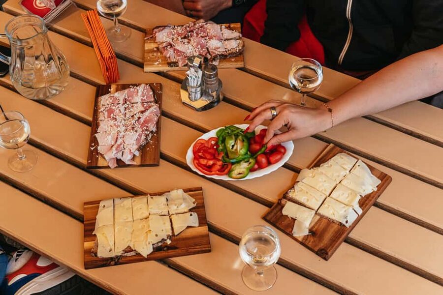 Hungry in Vienna? A Food Lover’s Coffee & Market Walk - What the six hours feel like