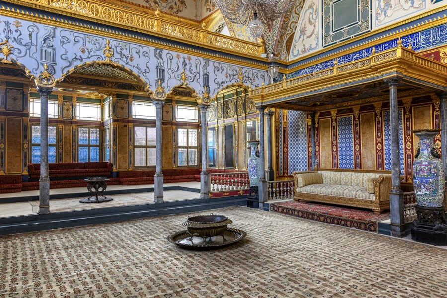 Istanbul: Best of the City Private Full-Day Walking Tour - Two hours inside Topkapi Palace