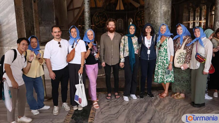 Istanbul City Walk: Blue Mosque, Hagia Sophia & Basilica - Language, group size, and the guide’s role