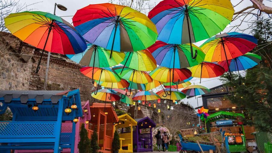 Istanbul: Colorful Fener & Balat Walking Tour w/Expert Guide - Balat’s Painted Houses and Colorful Stairways