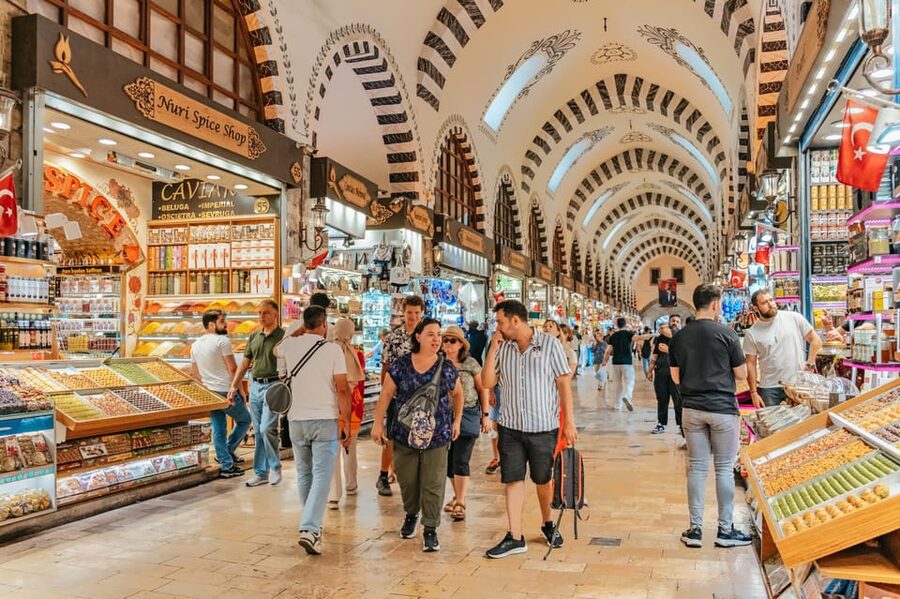 Istanbul: European and Asian Side Guided Foodie Walking Tour - Why this is a smart first day in Istanbul