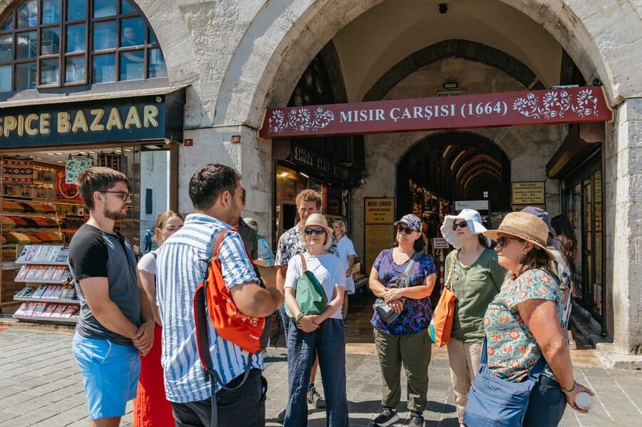 Istanbul: European and Asian Side Guided Foodie Walking Tour - Kadıköy Market and the Asian side