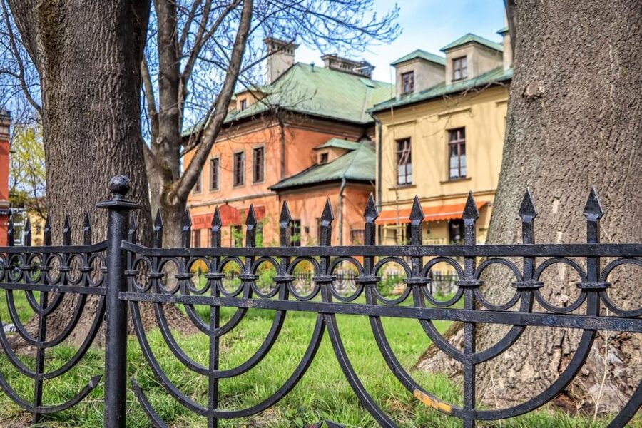Jewish Krakow Walking Tour in English - Seven synagogues and the story before 1939