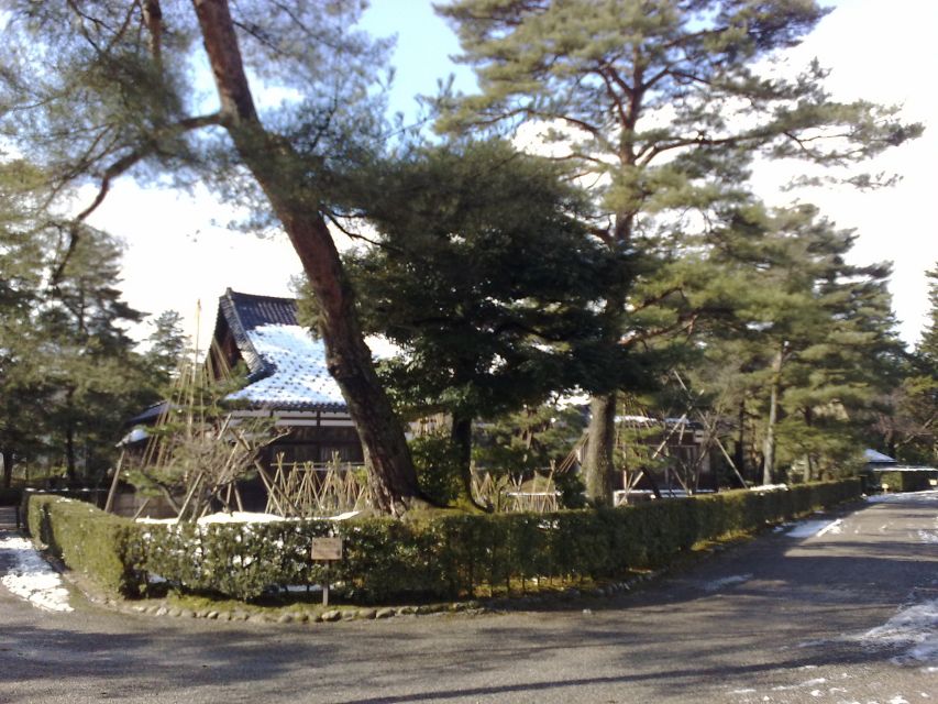 Kanazawa: Private Walking Tour with a Local - What you can cover in three hours