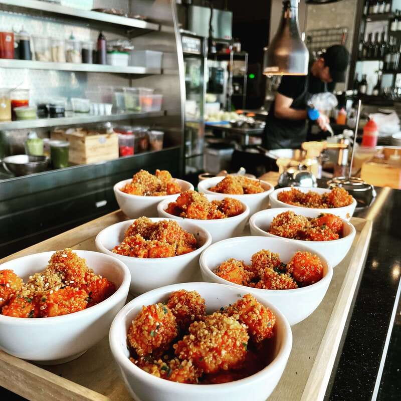 Kelowna: Walking Food Tour with 7 Tastings and 4 Drinks - Key points to know before booking