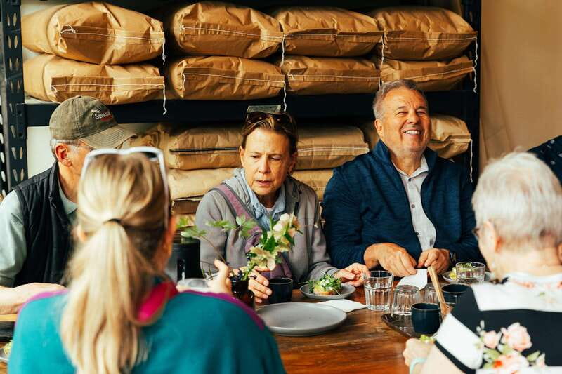 Kelowna: Walking Food Tour with 7 Tastings and 4 Drinks - Stuart Park and the Kelowna Yacht Club