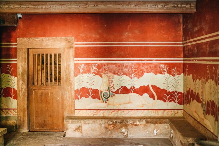 Knossos: Knossos Palace Skip-the-Line Guided Walking Tour - The guides make the biggest difference