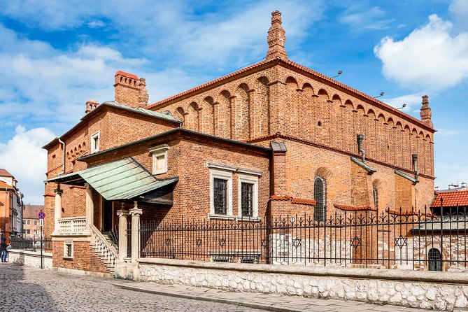 Krakow: Jewish Quarter Guided Walking Tour - Szeroka Street and the old Jewish district