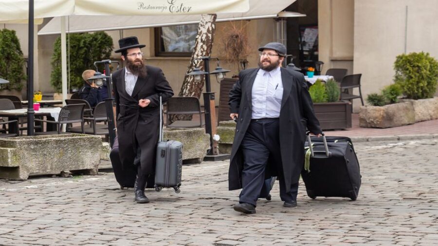 Krakow: Kazimierz Jewish Quarter Walking Tour - Weather, pace, and practical comfort