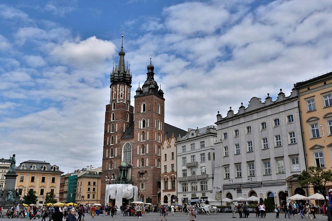 Krakow: Old Town Guided Walking Tour - The Royal Route Gives Krakow A Natural Storyline