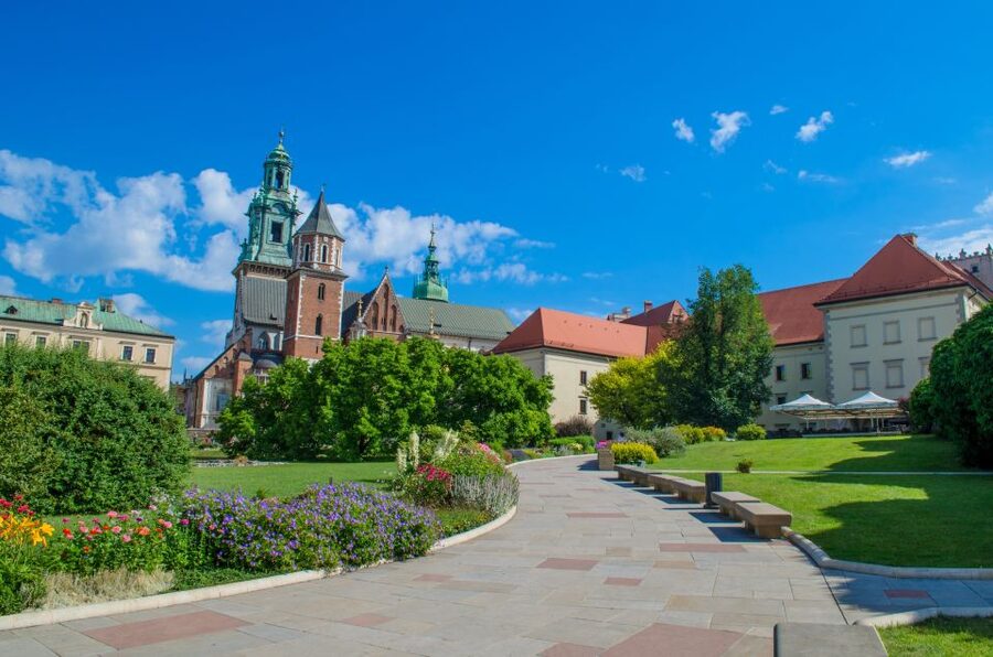 Krakow: Old Town Highlights Private Walking Tour - Practical details that can shape the experience
