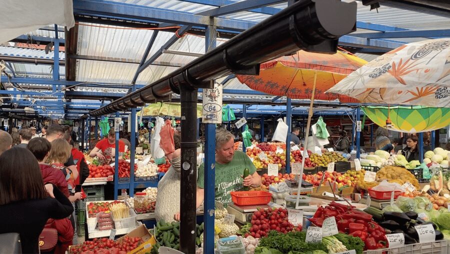 Krakow: Street Food Walking Tour - First taste: Krakow’s obwarzanek