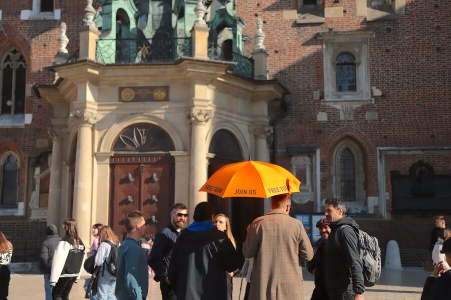 Krakow: The Old Town Walking Tour - Moving through the Old Town at a steady pace