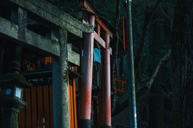 Kyoto Fushimi-Inari Night Walking Tour - The lower shrine grounds and first torii gates