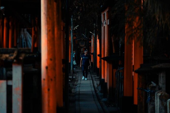 Kyoto Fushimi-Inari Night Walking Tour - The uphill route and the point where the tour turns back
