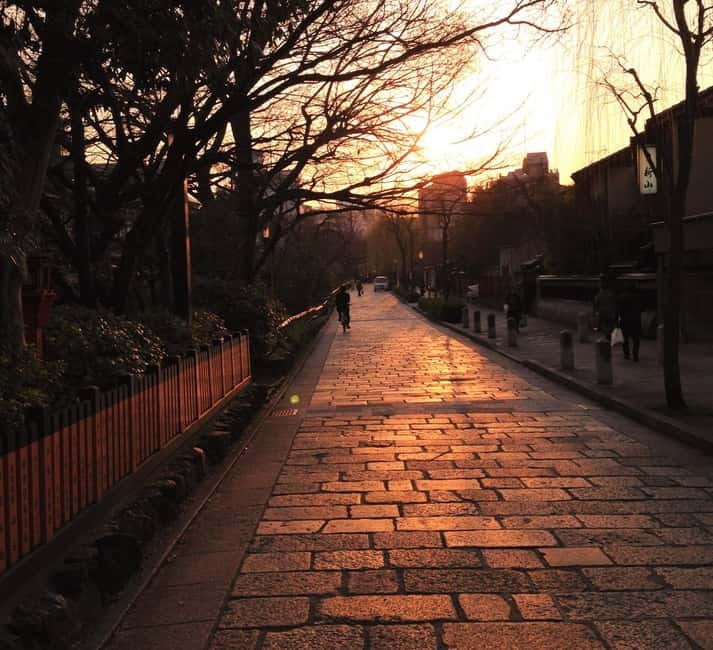 Kyoto Geisha Walking Tour: Gion District & Hidden Gems - Kennin-ji Temple, Kyoto’s Oldest Zen Temple