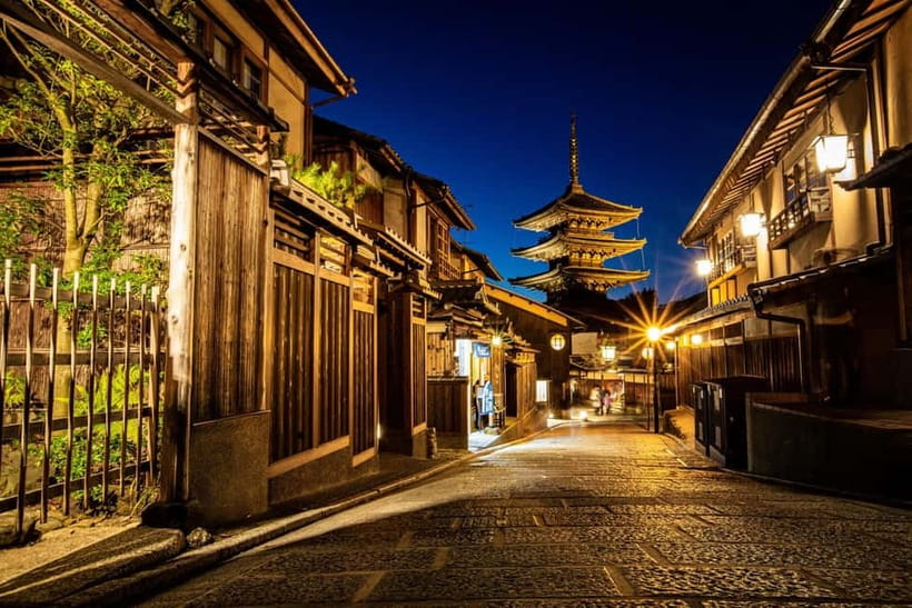 Kyoto Geisha Walking Tour: Gion District & Hidden Gems - How Much Walking and What Kind of Pace?