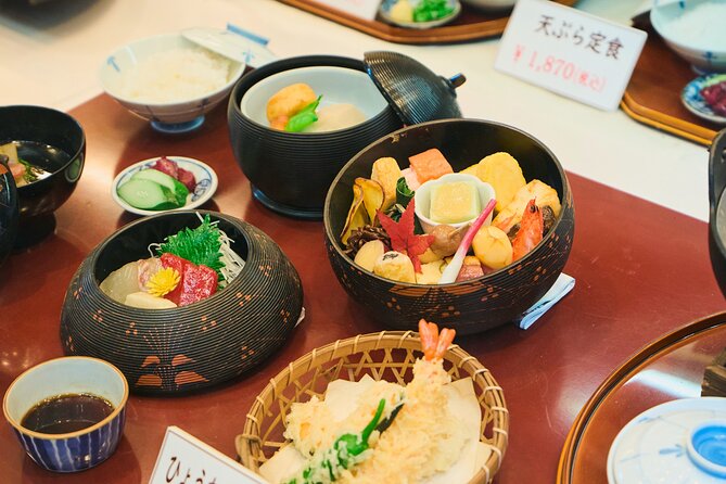 Kyoto Gion: 2-Hour Geisha Culture & History Walking Tour - Sannenzaka and Ninenzaka: old streets with a strange warning