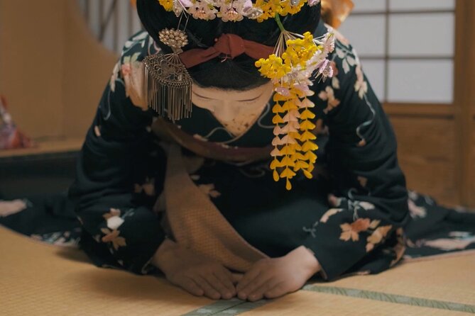 Kyoto Gion Cultural Walk & Geisha Show with Dining Options - Walking through Gion with a guide