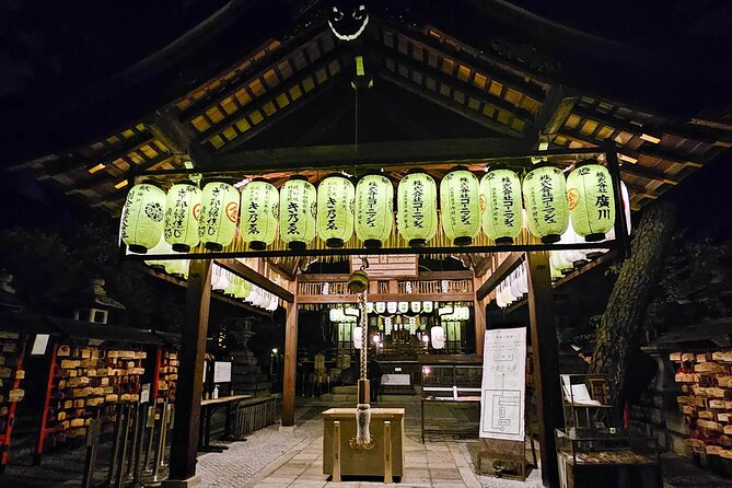 Kyoto Gion Night Walk & Geisha District Guided Tour - Hanamikoji Street and the rules of respectful sightseeing