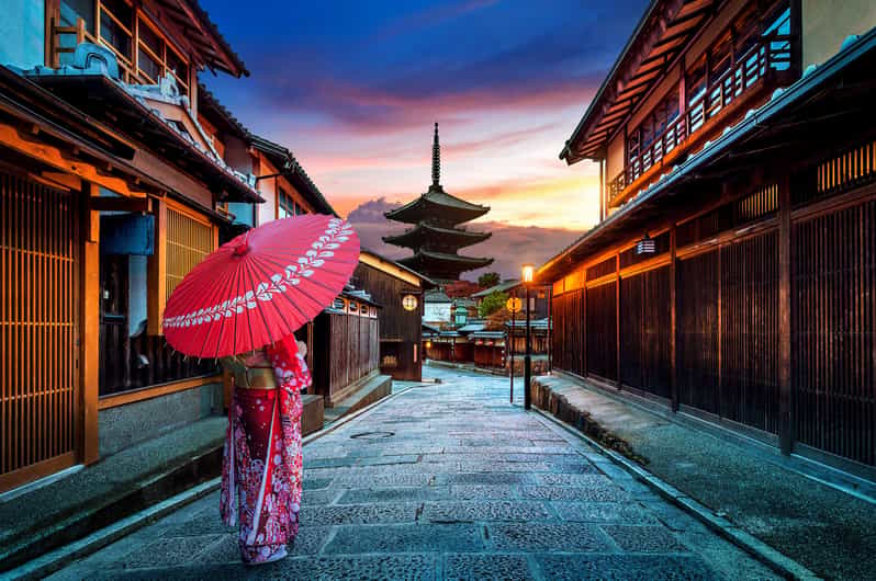 Kyoto: Gion Sunset Walking Tour with Local Guide - Why this Gion evening walk works