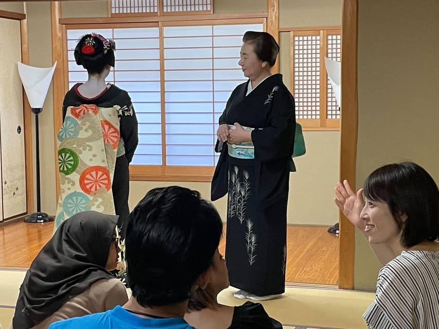 Kyoto: Meet the Geisha Maiko with Gion Walking Tour - Timing, comfort, and practical limits