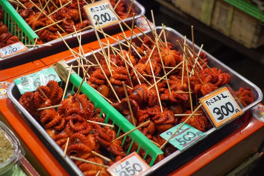 Kyoto: Nishiki Market Brunch Walking Tour-7 Tastings+Brunch - Entering Nishiki Market, Kyoto’s food corridor