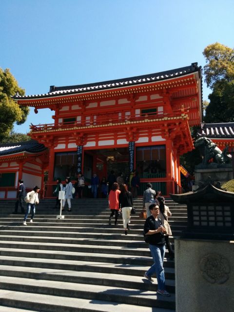 Kyoto: Private 2.5 Hour Historical Walking Tour - Meeting at Yasaka Shrine’s red west gate