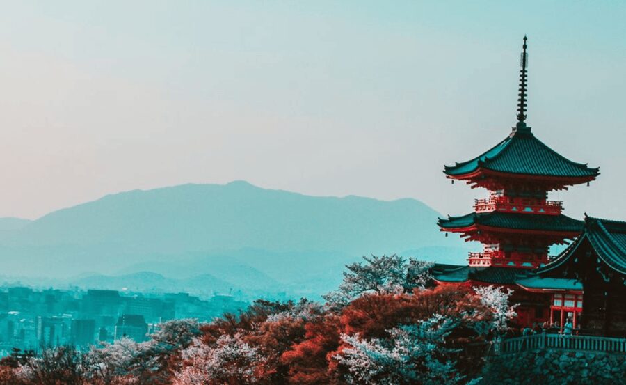 Kyoto : Private Custom Walking Tour With A Local Guide - What a classic Kyoto route can include