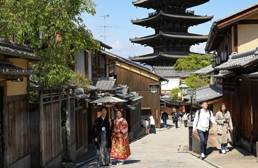 Kyoto: Private Customized Walking Tour with a Local Insider - Guides bring different personalities and strengths