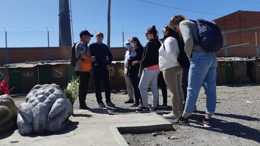 La Paz and El Alto: Cable Car Rides and Walking Tour - San Pedro Square and the Prison’s Unsettling Story