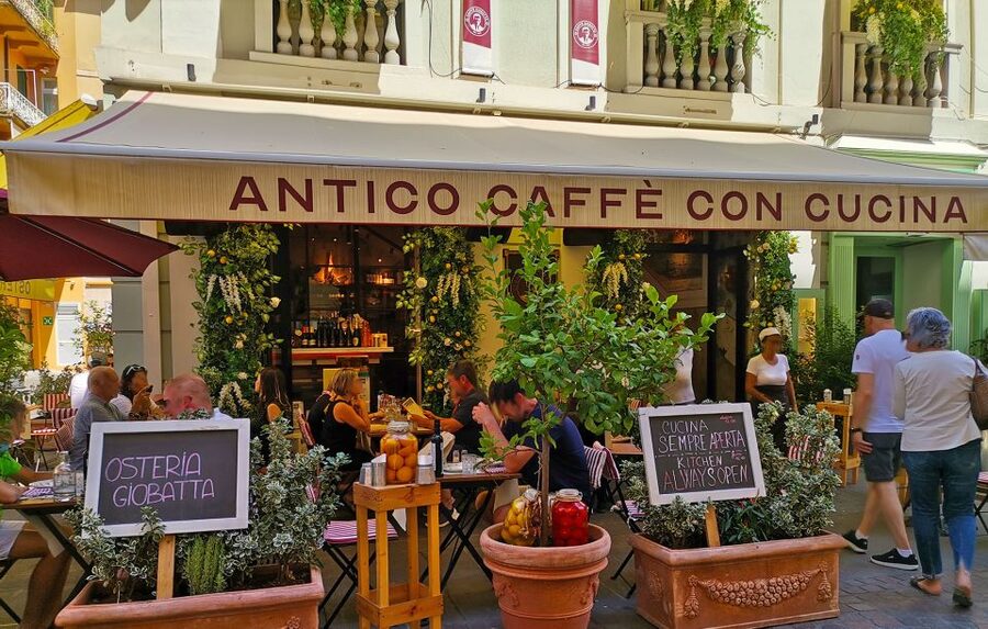 La Spezia: Guided Walking Tour with Italian-Inspired Music - Who should book this walk