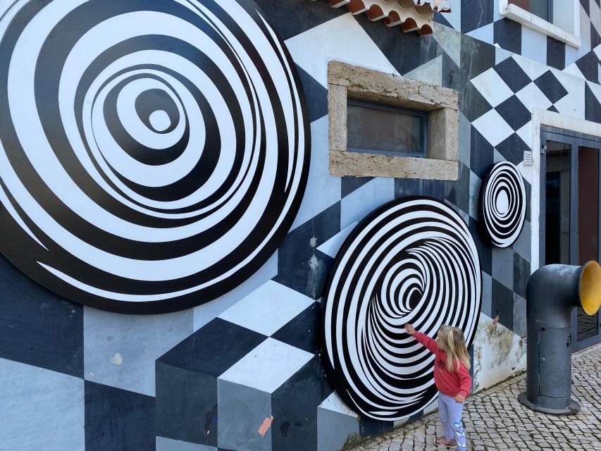 Lagos: Guided Walking Tour with Brodie from Australia - Portuguese stories, food, and more than 1,000 words