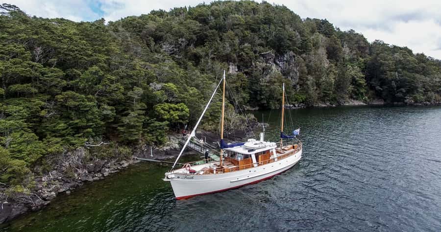 Lake Te Anau: 3-Hour Boat Cruise with Guided Walk - FAQ