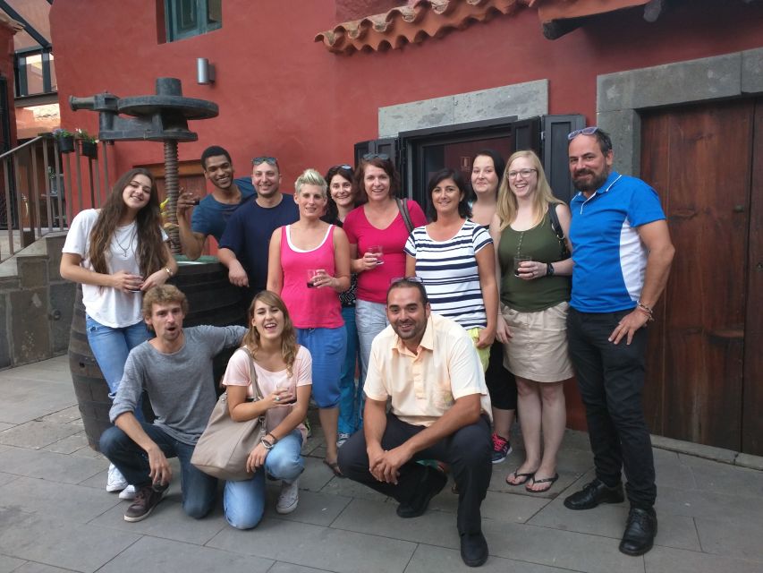 Las Palmas: Private Old City Guided Walking Tour with Tapas - Key points at a glance