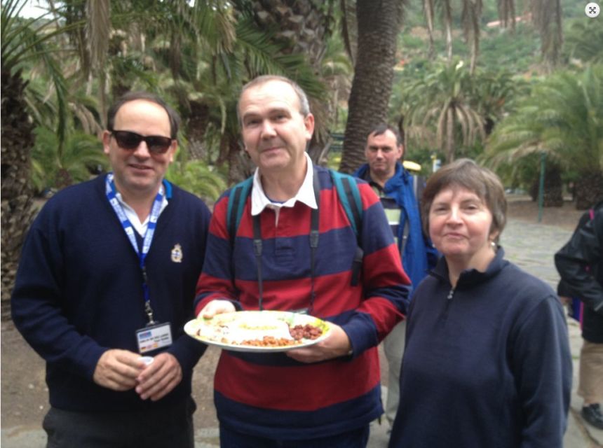Las Palmas: Private Old City Guided Walking Tour with Tapas - Stories, questions, and the value of a private guide