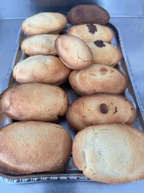 Lecce: Guided Street Food Walking Tour with Food and Wine - Piazza Sant’Oronzo and the savory Salento break