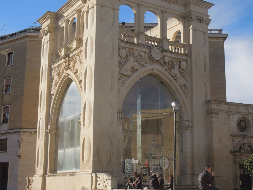 Lecce: Street Food Tasting and Sightseeing Tour - Santa Croce and the stonework that looks embroidered