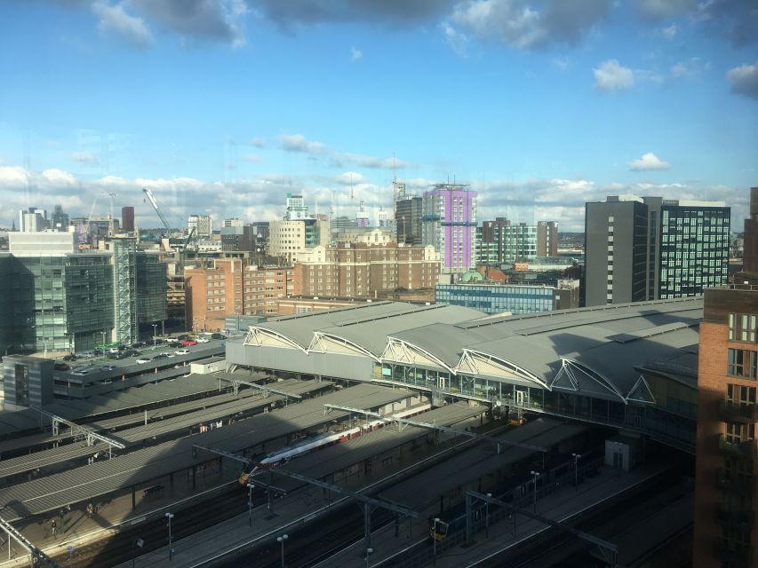 Leeds: 2-Hour Highlights Walking Tour - City Square and the story of Leeds