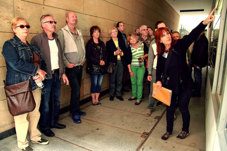 Leipzig: 1.5-Hour Historical Walking Tour in German - Starting at the Tourist Information Center