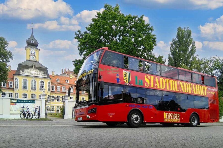 Leipzig: Bus Tour with Walking Tour - Zoo, Gondwanaland, and the northern city