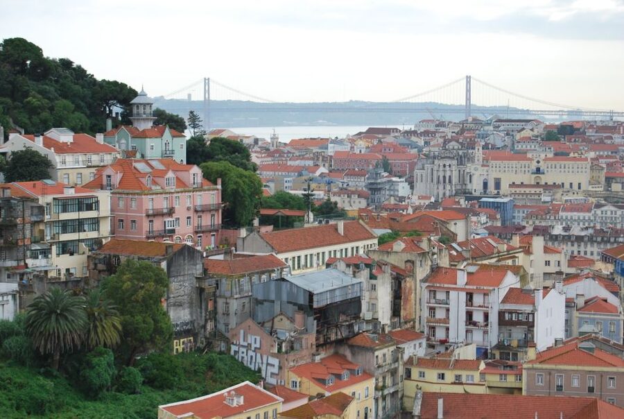 Lisbon: Alfama and São Jorge Castle Quarters Walking Tour - Tracing Olisipo through the Cetária