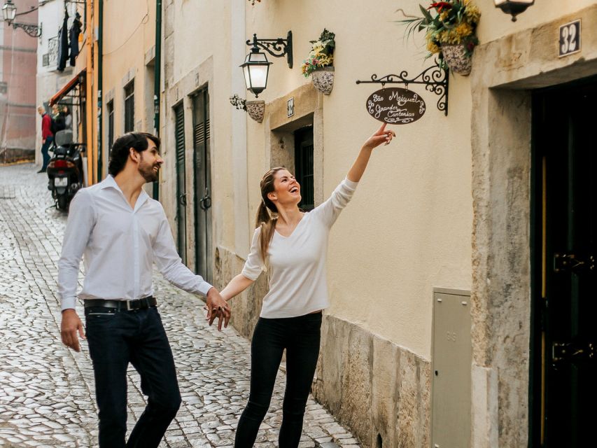 Lisbon: Alfama, Bairro Alto and Downtown Walking Tour - Using Lisbon’s classic transport