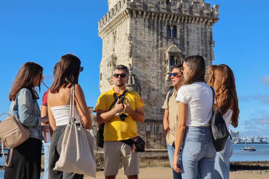 Lisbon: Belém Private Walking Tour & Jerónimos Monastery - Meeting your guide at Jerónimos Monastery