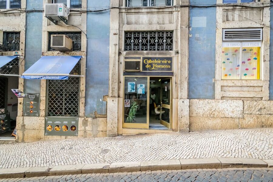 Lisbon: Best of City Private Walking Tour - Local food, wine, and Praça do Comércio