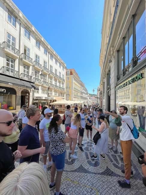 Lisbon: City Highlights Guided Walking Tour - Santa Justa Elevator and the climb toward Rossio